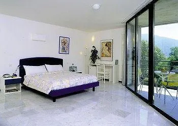 Nessi Hotel 3*