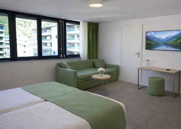 ホテル Nessi ロカルノ